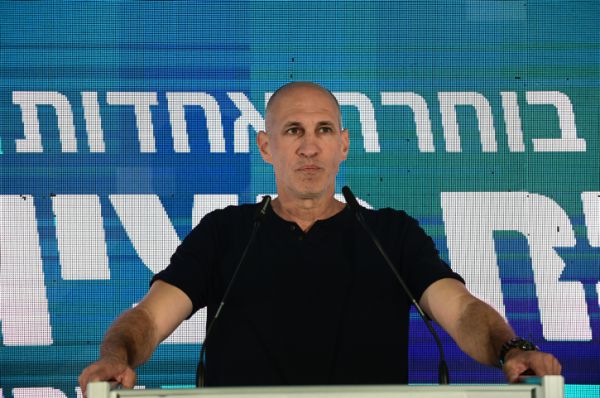 "תחושות מנוגדות": אמיתי פורת נגד הקמפיין של כהנא