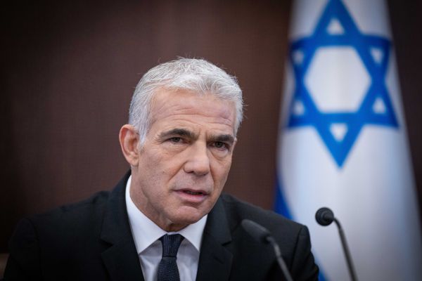 יאיר לפיד: יש שני רגעים שקרעו את העם