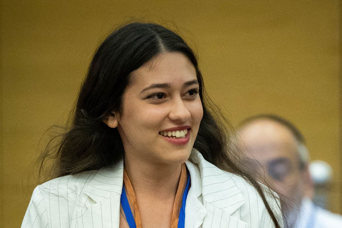 המשטרה עיכבה לחקירה את המפגין שתועד מטריד את הדר מוכתר