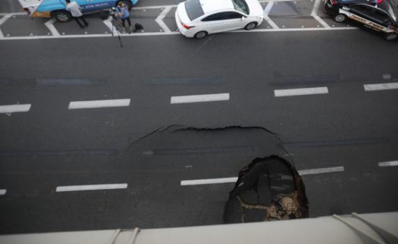 תיעוד דרמטי: כך נראה הרגע שבו נפער הבולען בת"א