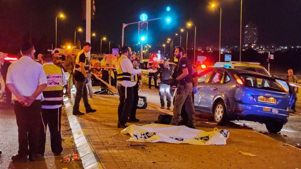 פתח דלתות של רכבים ודקר: רגעי הפיגוע בצומת שילת
