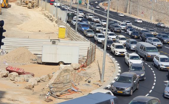 אתמול נחנך כביש 16, כך נראים הפקקים היום