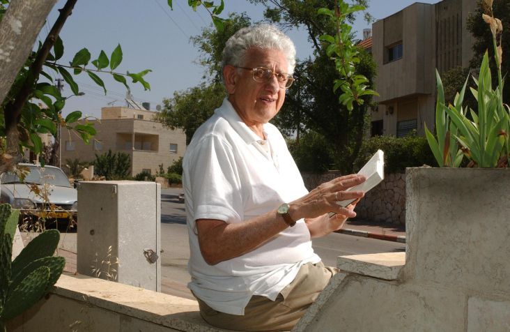 בעז העצני לסרוגים: "אבי היה מגדלור של הימין בארץ"