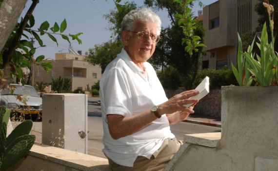 בעז העצני לסרוגים: "אבי היה מגדלור של הימין בארץ"