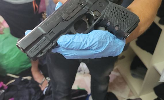 בתוך ארון בגדים של נער: אותר אקדח בשועפט