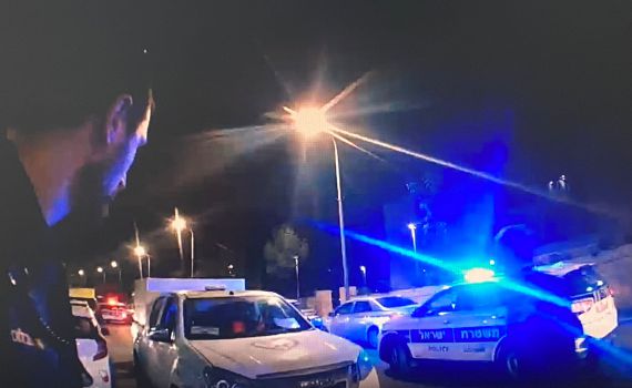 4 נערים נעצרו לאחר שגנבו רכב ונהגו בלי רשיון