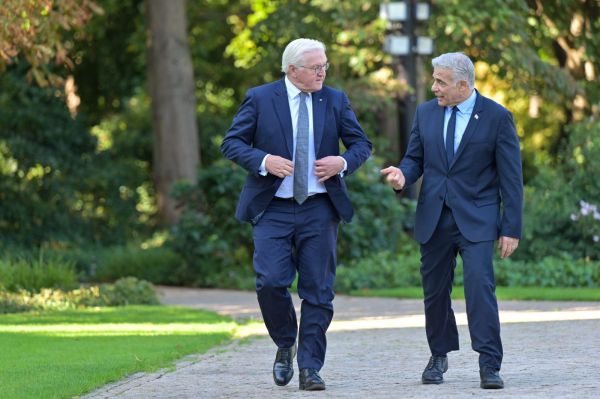 האיום האיראני במוקד: לפיד נפגש עם נשיא גרמניה