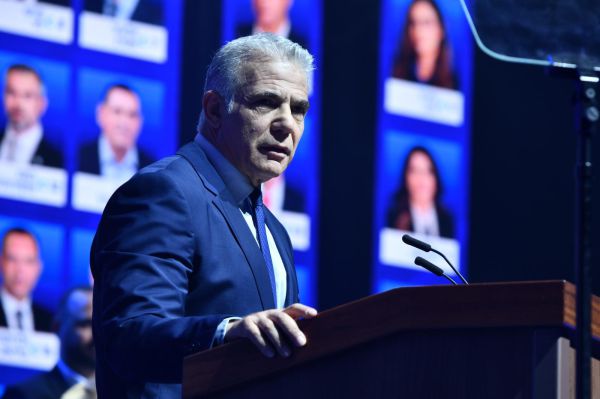 לפיד על הקצין שנהרג: "לוחם בכל רמ"ח אבריו"