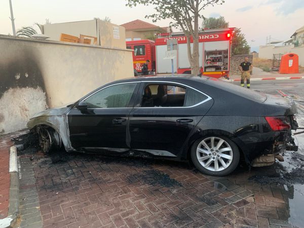חשד להצתה: רכבו של בכיר בעיריית בית שאן עלה באש