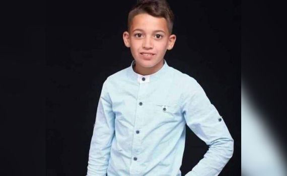 נפל או קיבל דום לב? קרב גרסאות על מות בן ה-7