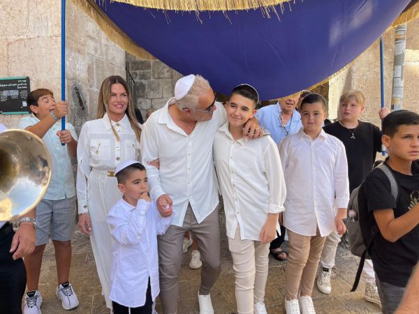 באירוע מצומצם: בנו של הזמר קובי פרץ הגיע למצוות