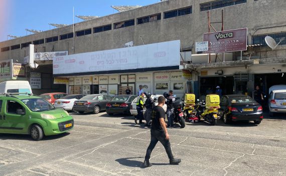 פעוטה במצב קשה לאחר שנשכחה ברכב