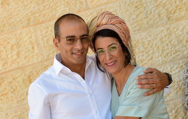 עינב תרמה כליה לאח שלה והצילה את חייו | צפו בראיון