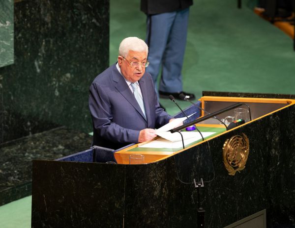 אבו מאזן באו”ם: ישראל הורסת את פתרון שתי המדינות