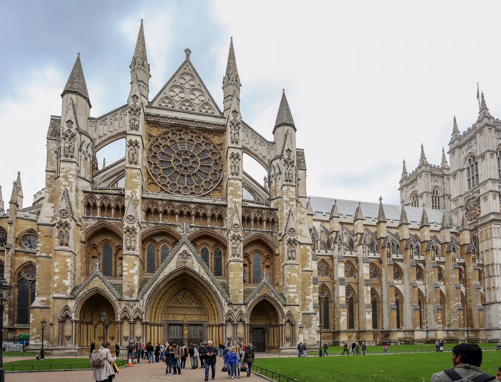 "מודים לאל על הדוגמה האישית שהמלכה היוותה"