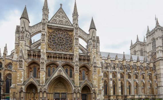 "מודים לאל על הדוגמה האישית שהמלכה היוותה"