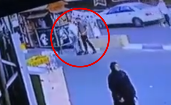 "פאודה", גרסת המציאות: מסתערבים במעצר מבוקש