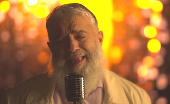 זוכרים את ששי משמש? ככה הוא נראה עכשיו. צפו