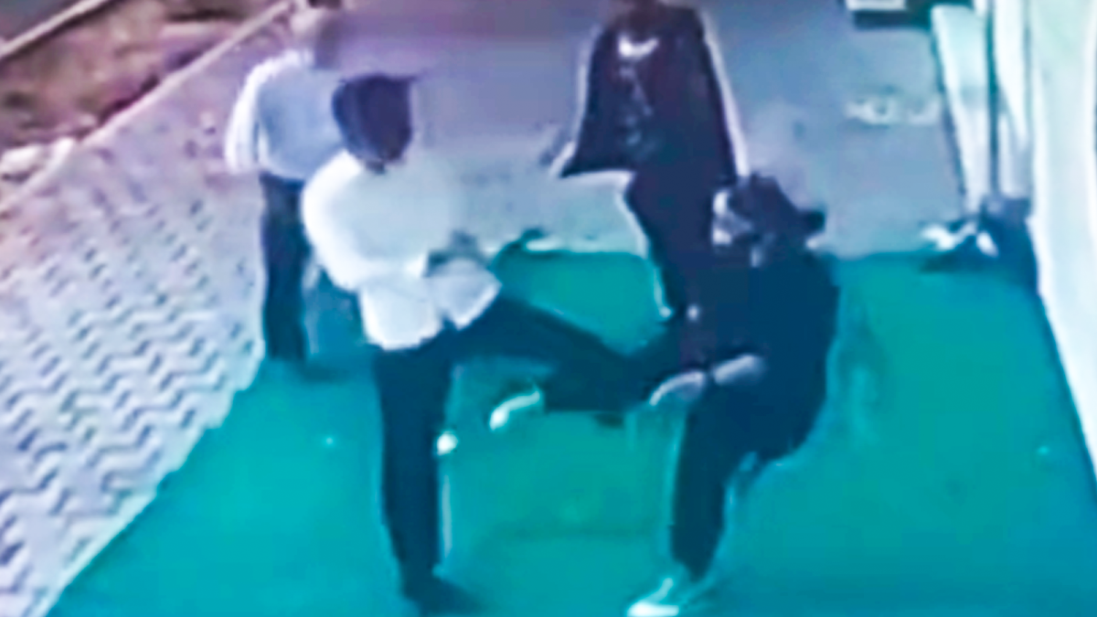 תיעוד יוצא דופן: אישה איראנית מול אנשי הבסיג'