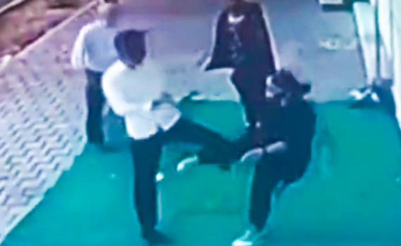 תיעוד יוצא דופן: אישה איראנית מול אנשי הבסיג'