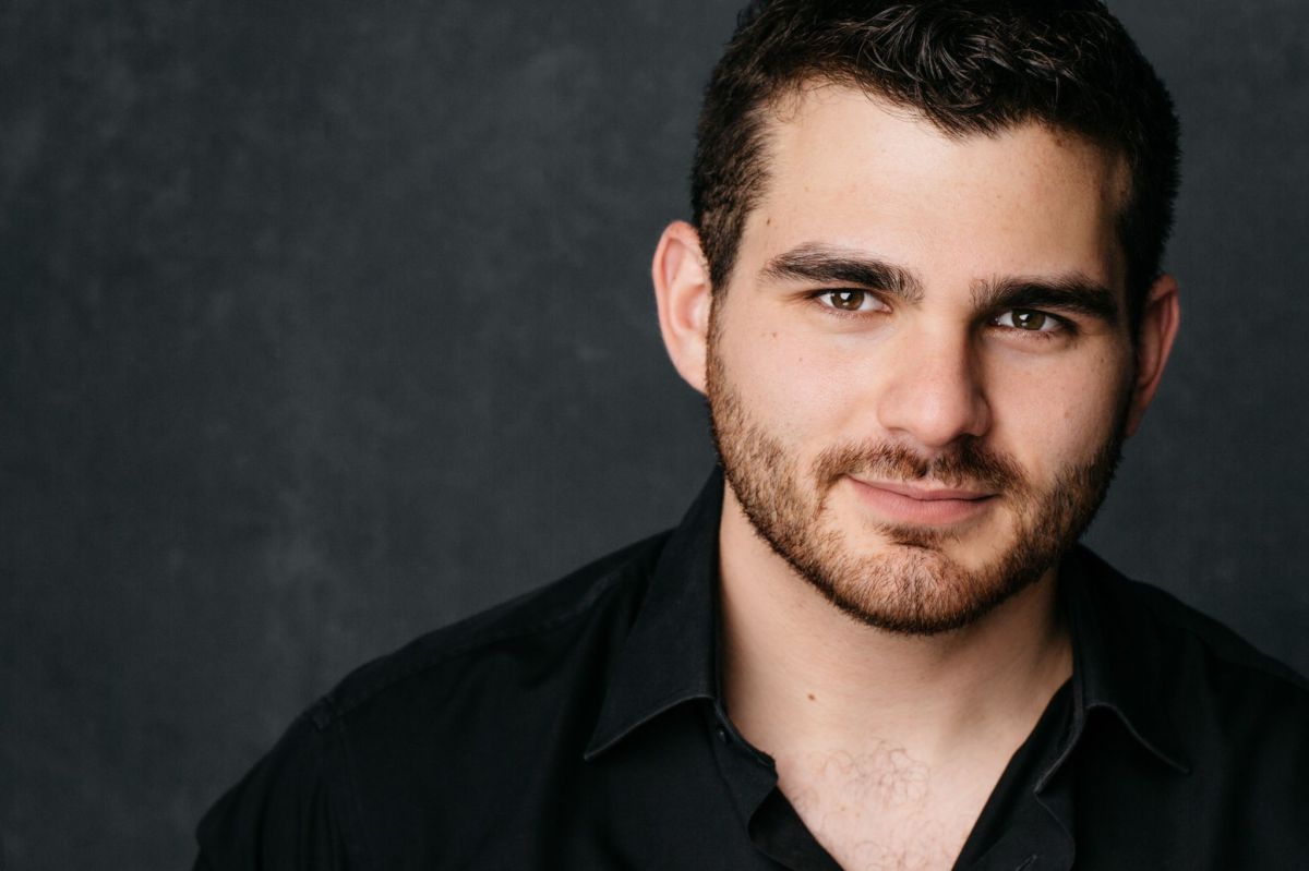 סיפור סינדרלה | השחקן הישראלי האנונימי כובש את ברודווי