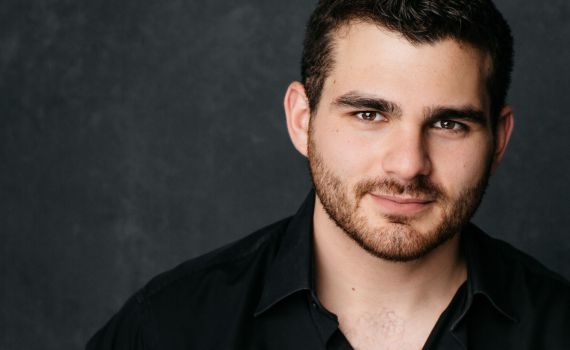 סיפור סינדרלה | השחקן הישראלי האנונימי כובש את ברודווי