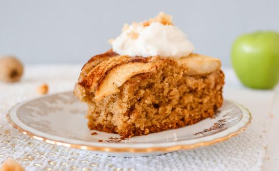 יאמי: עוגת קראמבל תפוחים טבעונית