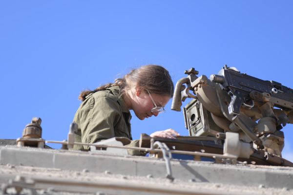 בנות בצריח: הרמטכ"ל אישר גיוס נשים כלוחמות טנקים