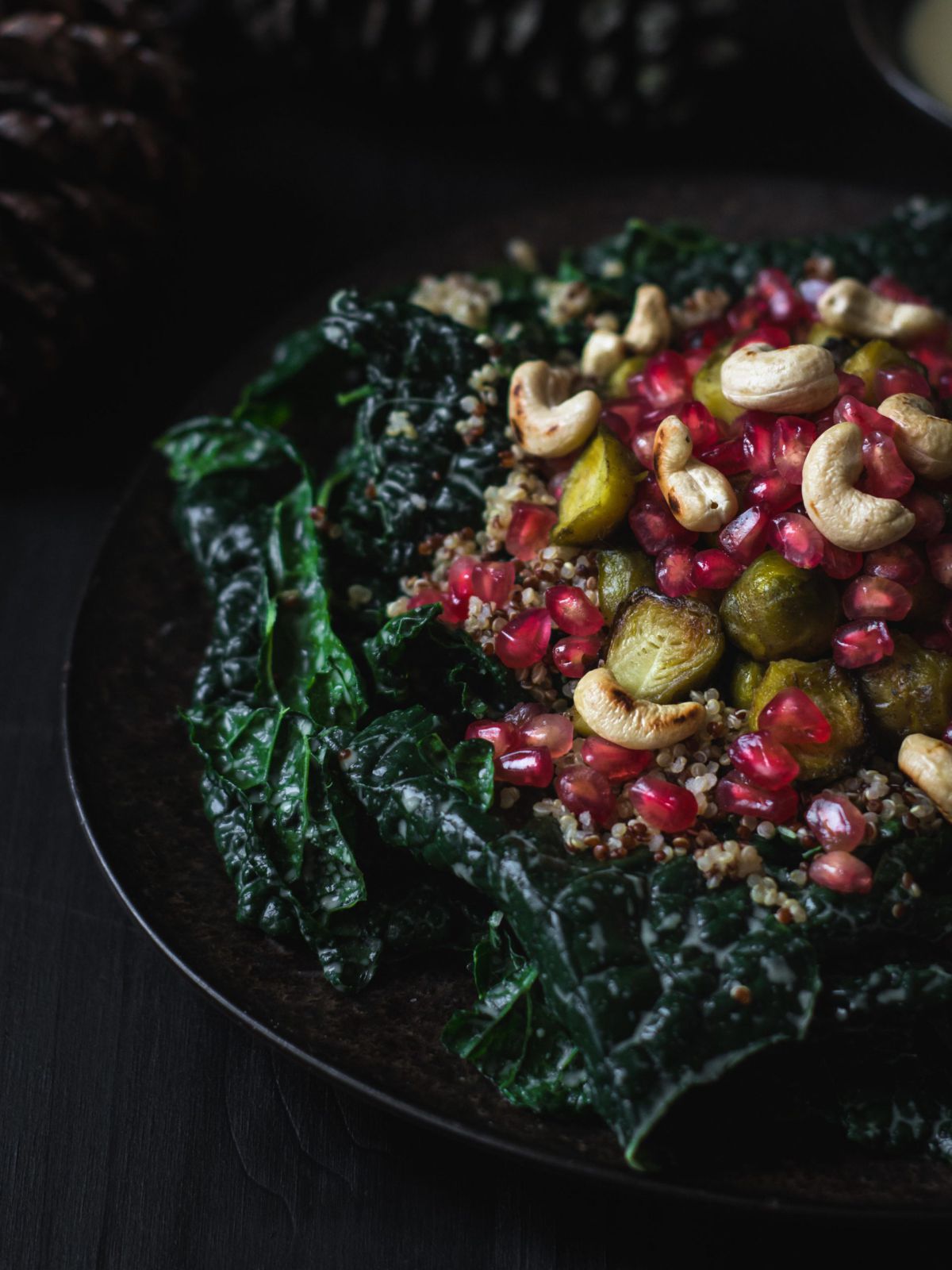 לכבוד שבת: סלט קייל רימון וקשיו חגיגי