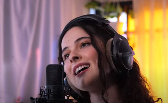 אריאלה גרינברג בשיר חדש ומרגש: "חמש קומות וחצי"