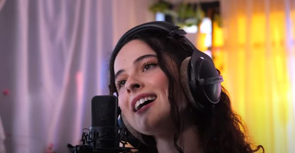 אריאלה גרינברג בשיר חדש ומרגש: "חמש קומות וחצי"