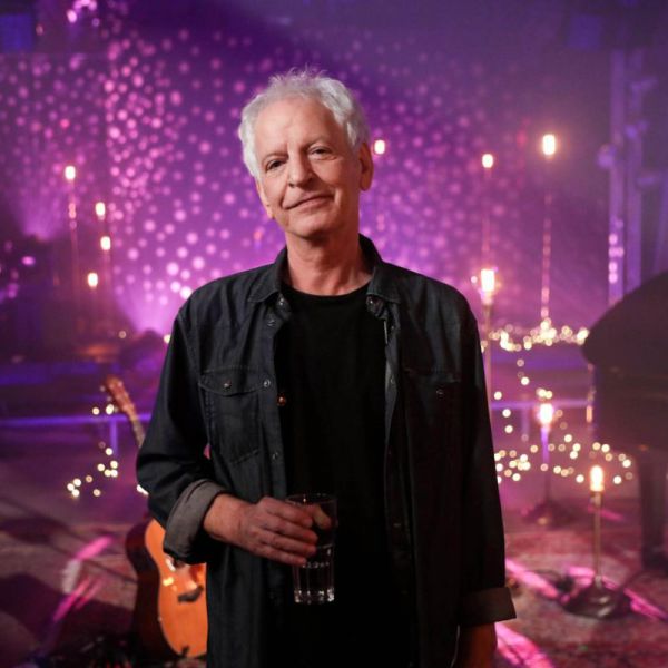 אחרי ההופעות שבוטלו: שלום חנוך חוזר בכל הכח