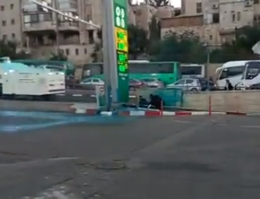 מזעזע: מכת"זית מטיחה לרצפה זוג חרדים מבוגרים