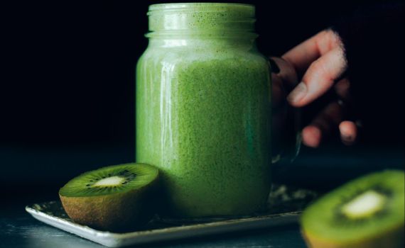 נפרדים מהקיץ: מתכון לשייק ירוק מחזק