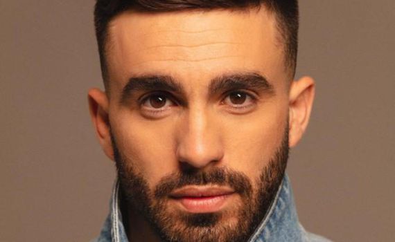 "הילד של העיר": מושיקו מור בסינגל חדש וחשוף