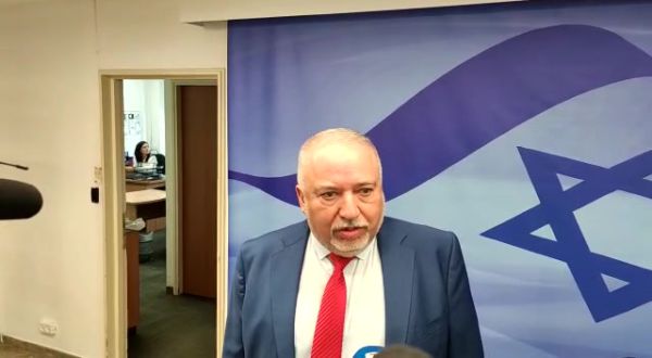 ליברמן: נתניהו מתכוון לבטל את חוק השבות