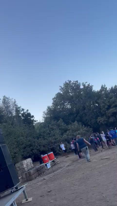 הטרנד נמשך: ילדים פוצצו הופעה של שחר טבוך. צפו