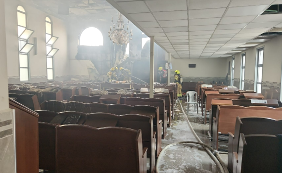 בית כנסת בירושלים עלה באש ונשרף כליל. צפו