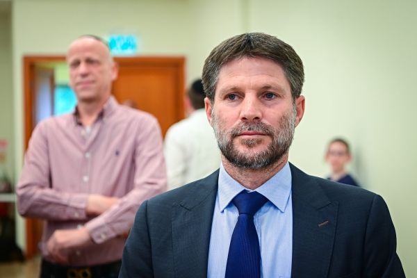 משחק סכום אפס על המדינה שלנו