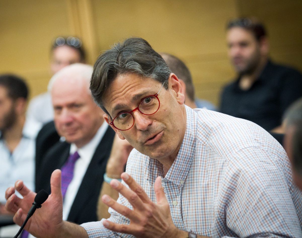 התגובה ההזויה של העיתונאי לאיומי איראן