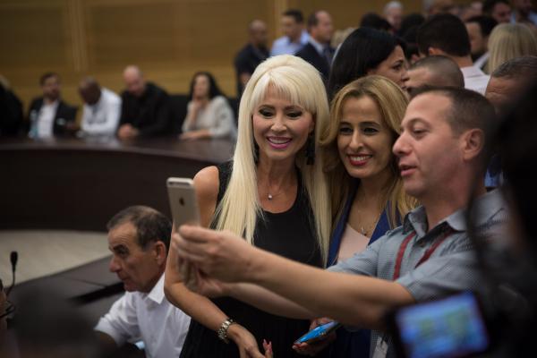 פנינה רוזנבלום בשיר חדש לקראת הבחירות: "בואו נתאחד"