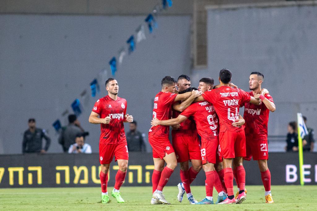 הפועל באר שבע הורידה את מכבי ת"א מהמקום הראשון