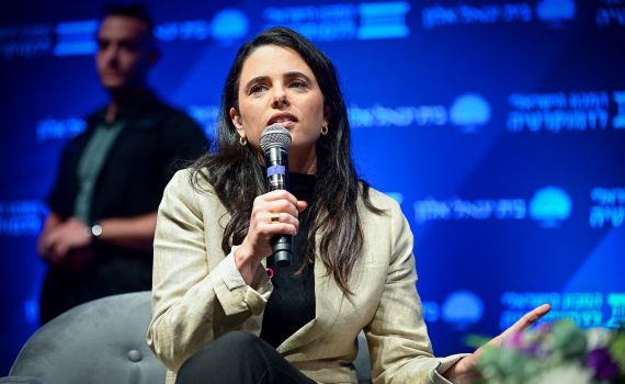 יום הולדת שמח: עשרה דברים שלא ידעתם על איילת שקד