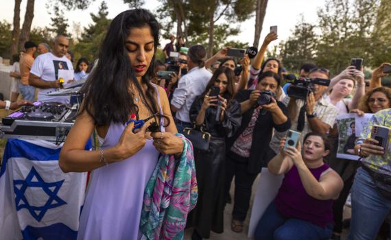 תיעוד: בירושלים ובתל אביב תומכים בנשים האיראניות