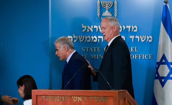 גנץ לא ישתתף בישיבה על אישור ההסכם עם לבנון