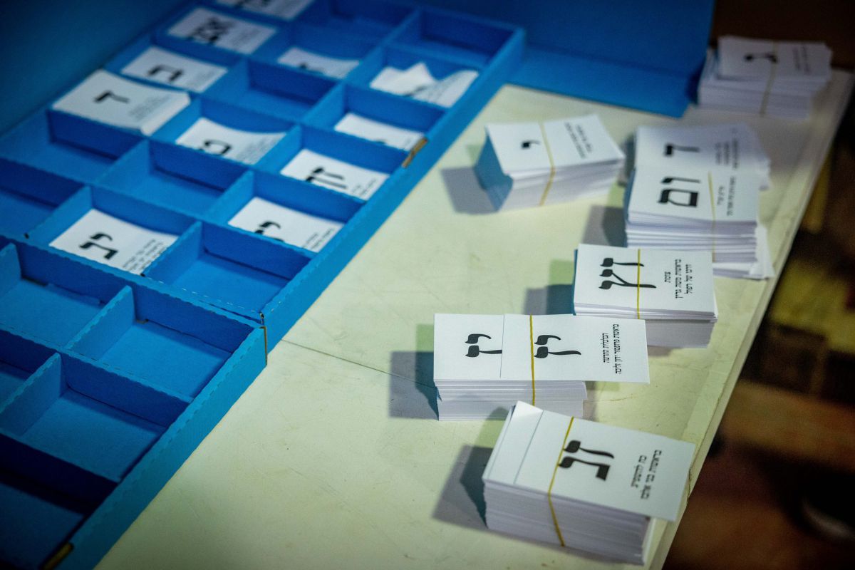 שבועיים לבחירות: מפלגה ראשונה הודיעה על פרישה