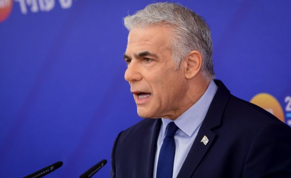 לפיד פונה לציבור הסרוג: רוצה לבנות אתכם גשר. צפו