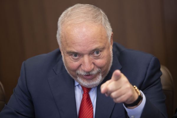 ליברמן: עוד תרגיל מלוכלך מבית היוצר של נתניהו