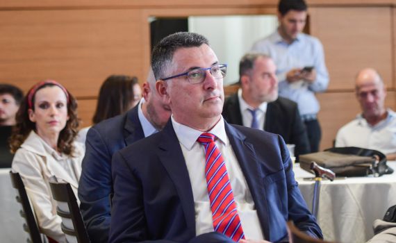 סער: 'סימון פרסונלי של משרתי ציבור – מביש ומסוכן'