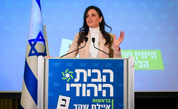 שקד מבהירה: "לא פורשת; תפסיקו לירות בנגמ"ש"